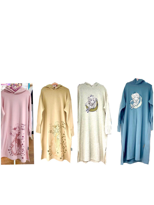 【水森亜土】リラックスパーカーワンピース「ティー」レディース(サンドベージュ・ダスティピンク）ー「ムーン」レディース（オートミール/アシッドブル）部屋着/ゆったり/あどちゃん/グッズ/ギフト/プレゼント